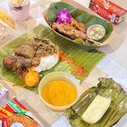 Dapoer Ngebul - nasi bungkus padang, sate ayam, lemper bakar ayam (05/2022)