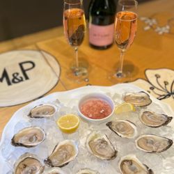 Millie & Pepper Creperie - Oysters on the half shell with some Rose Bubbles