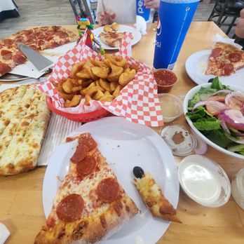 Zeppo's Pizza - Pizza Near Me - Bakersfield, California Zeppo's Pizza - Pizza Near Me - Bakersfield, California