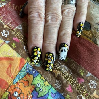 Couture Claws - Told Cyndy I wanted Halloween but was going on vacation-NAILED IT! - Nail Salons Near Me - Kailua-Kona, Hawaii Couture Claws - Told Cyndy I wanted Halloween but was going on vacation-NAILED IT! - Nail Salons Near Me - Kailua-Kona, Hawaii