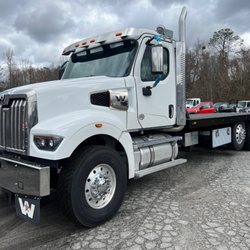 Blackburn Truck Equipment - New Western Star 49X with 30-series LCG industrial carrier!