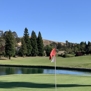 Canyon Lakes Golf Course - Golf Near Me - San Ramon, California