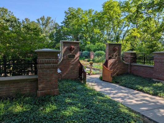 Lauritzen Gardens by null