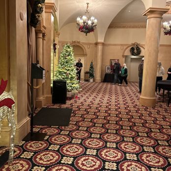 Liberty Theater - Cozy festiv decor in the lobby - Performing Arts Near Me - Astoria, Oregon