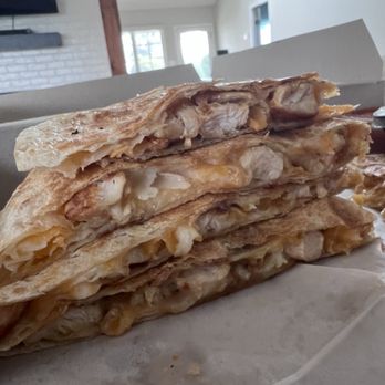 Taco  Guacamole - Grilled chicken quesadilla - Tex-Mex Near Me - Bay Shore, New York