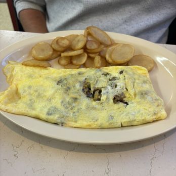 Ashley's Diner - Philly cheesesteak omelette and home fries - Diners Near Me - Goldsboro, North Carolina Ashley's Diner - Philly cheesesteak omelette and home fries - Diners Near Me - Goldsboro, North Carolina