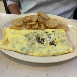 Ashley's Diner - Philly cheesesteak omelette and home fries
