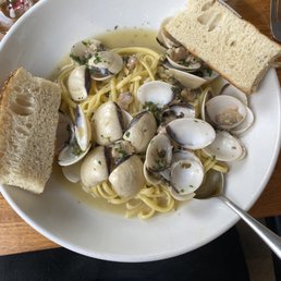 Clam linguini