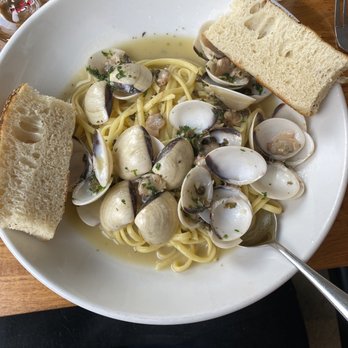 Pie + Vine - Clam linguini - Italian Near Me - Ashland, Oregon