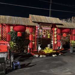 Ton Thang Temple - new year decor
