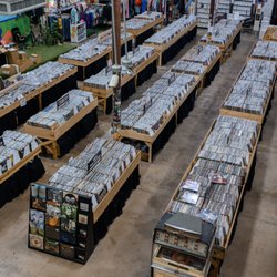 Doc's Records & Vintage