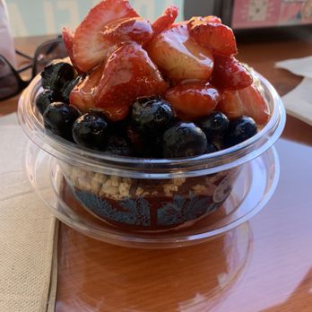Playa Bowls - Pura Vida Açaí bowl... yum! - Juice Bars & Smoothies Near Me - Chicago, Illinois Playa Bowls - Pura Vida Açaí bowl... yum! - Juice Bars & Smoothies Near Me - Chicago, Illinois