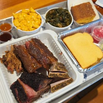 Pig Beach BBQ - Bbq sampler! - Barbeque Near Me - Astoria, New York