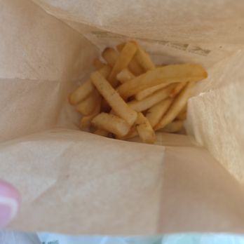 Kelly’s Roast Beef - Fries - Sandwiches Near Me - Boston, Massachusetts Kelly’s Roast Beef - Fries - Sandwiches Near Me - Boston, Massachusetts