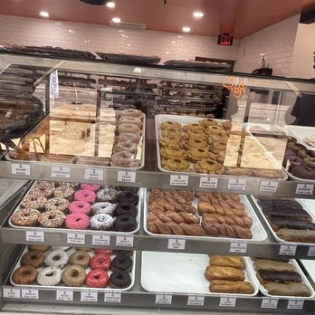 Randy's Donuts - Donuts Near Me - Phoenix, Arizona