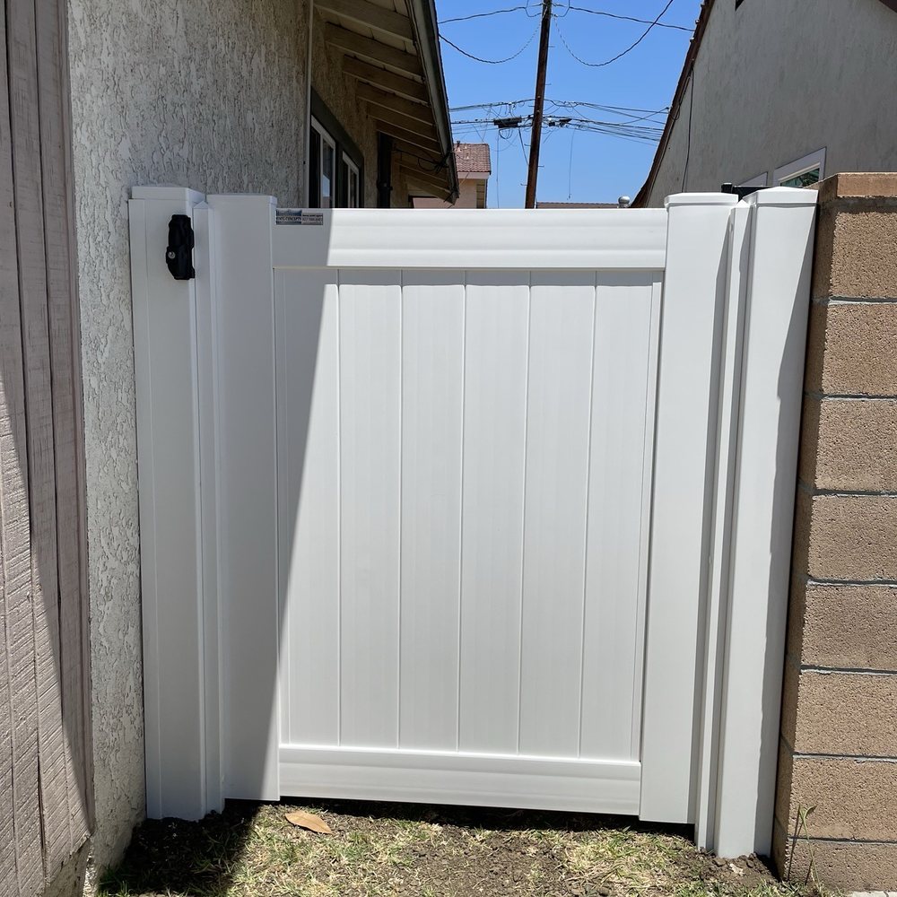 Side Gate