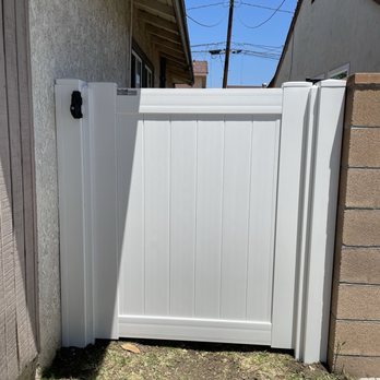 Vinyl Concepts - Side Gate - Fences & Gates Near Me - Torrance, California Vinyl Concepts - Side Gate - Fences & Gates Near Me - Torrance, California