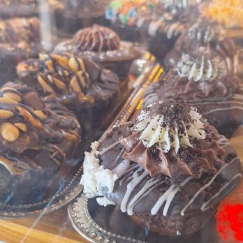 Pat and Toni's Sweet Things - Ice Cream & Frozen Yogurt Near Me - Deland, Florida