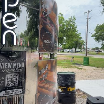 Moms Banh Mi - Food Trucks Near Me - Hutto, Texas Moms Banh Mi - Food Trucks Near Me - Hutto, Texas