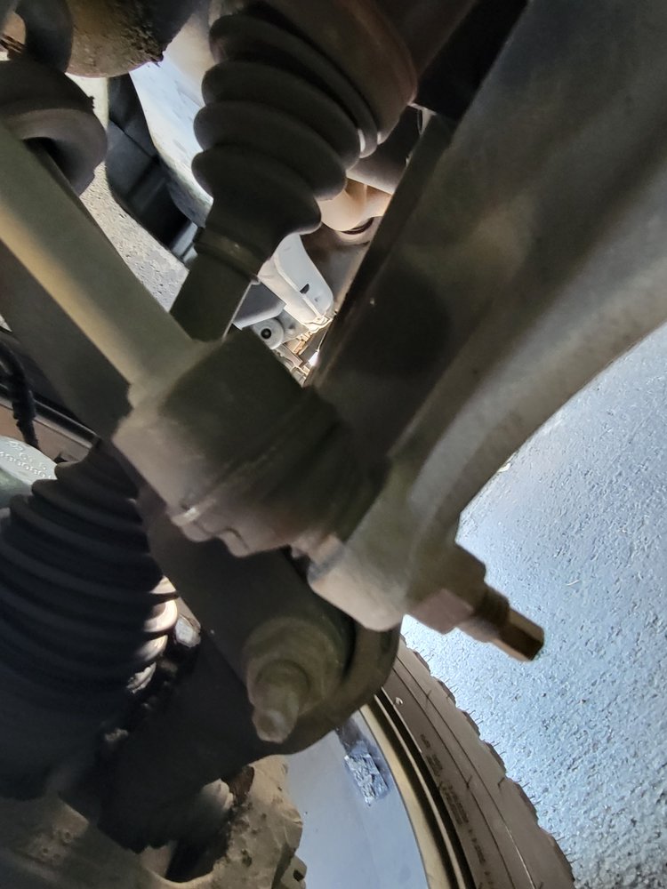 LES SCHWAB TIRE CENTER Updated August 2024 23 Photos & 173 Reviews