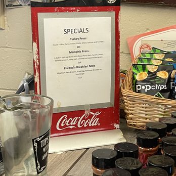 Elwood's Shack - Barbeque Near Me - Memphis, Tennessee