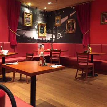 Fridays - American Near Me - Madrid, M