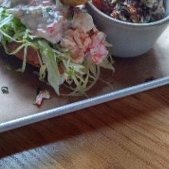 101 Craft Kitchen - Lobster roll, street corn, blue cheese potatoes - New American Near Me - Westerville, Ohio