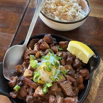 Magna Kusina - sigsig - Filipino Near Me - Portland, Oregon