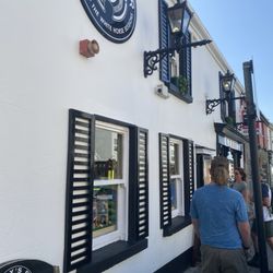 Kenny's Bar