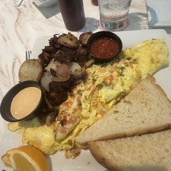 Keke's Breakfast Cafe - Southwest Omelet - Breakfast & Brunch Near Me - Delray Beach, Florida