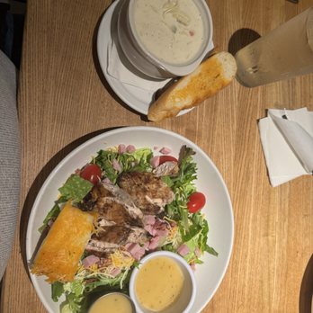 Harveys - Seafood Near Me - Tupelo, Mississippi