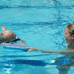 Swim Lessons San Diego - Working on our side breathing!