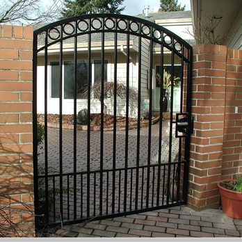 Cornerstone Fencing - Fences & Gates Near Me - Milwaukie, Oregon