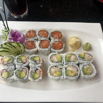 Maguro House - Sushi sampler - Japanese Near Me - Toronto, Ontario Maguro House - Sushi sampler - Japanese Near Me - Toronto, Ontario