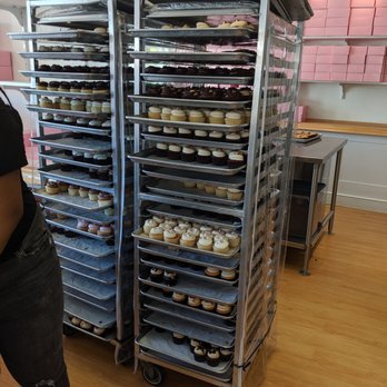Georgetown Cupcake - Cupcakes Near Me - Washington, DC, District of Columbia
