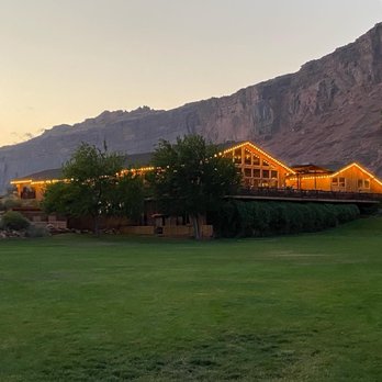 Cowboy Grill at Redcliffs Lodge - Restaurant looking over the River - American Near Me - Moab, Utah Cowboy Grill at Redcliffs Lodge - Restaurant looking over the River - American Near Me - Moab, Utah