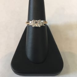 A Touch Of Gold - Diamond ring yellow gold