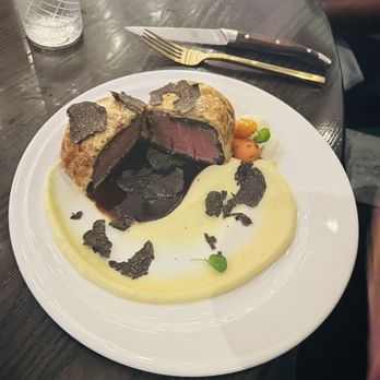 Gordon Ramsay Hell's Kitchen - Beef Wellington - New American Near Me - Miami, Florida