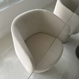 Dining room chair