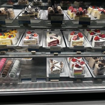 Paris Baguette - Red Velvet Cake Slice dead center, delicious! - Desserts Near Me - Livermore, California Paris Baguette - Red Velvet Cake Slice dead center, delicious! - Desserts Near Me - Livermore, California
