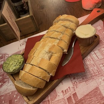 Haven van Texel - Platter of bread - Gastropubs Near Me - Amsterdam, New Hampshire
