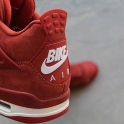 Silhouette Sneakers & Art
