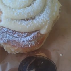 Lip Cafe - F yeah cinnamon swirl :D