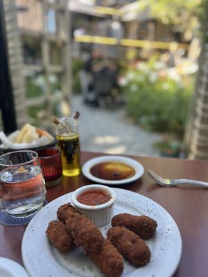 Luna Trattoria by null