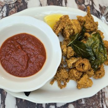 Met Her At A Bar - Fried calamari appetizer - New American Near Me - Santa Monica, California Met Her At A Bar - Fried calamari appetizer - New American Near Me - Santa Monica, California