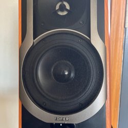 ListenUp - LR speaker.