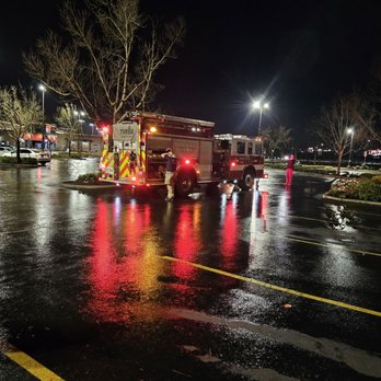 Benihana - Beaverton - Fire Truck inspecting for possible electrical fire - Sushi Bars Near Me - Beaverton, Oregon Benihana - Beaverton - Fire Truck inspecting for possible electrical fire - Sushi Bars Near Me - Beaverton, Oregon