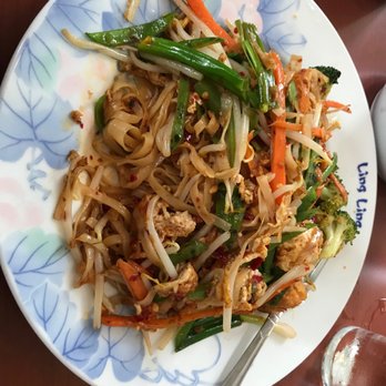 Ling Ling Riverwalk - Lunch special: Pad Thai. It Lacked flavors.... - Chinese Near Me - Basking Ridge, New Jersey