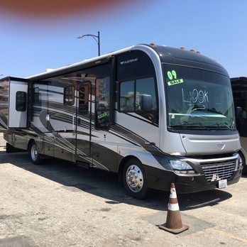Metro Rv - RV Rental Near Me - Burbank, California