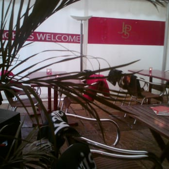 Mittendrinn - Smokers Welcome. - Pubs Near Me - Essen, NW
